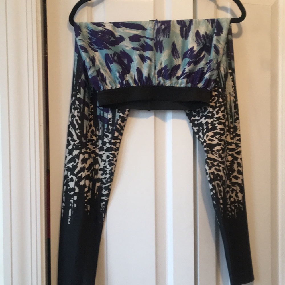 Petticoat Alley (Macy’s) printed stretch legging